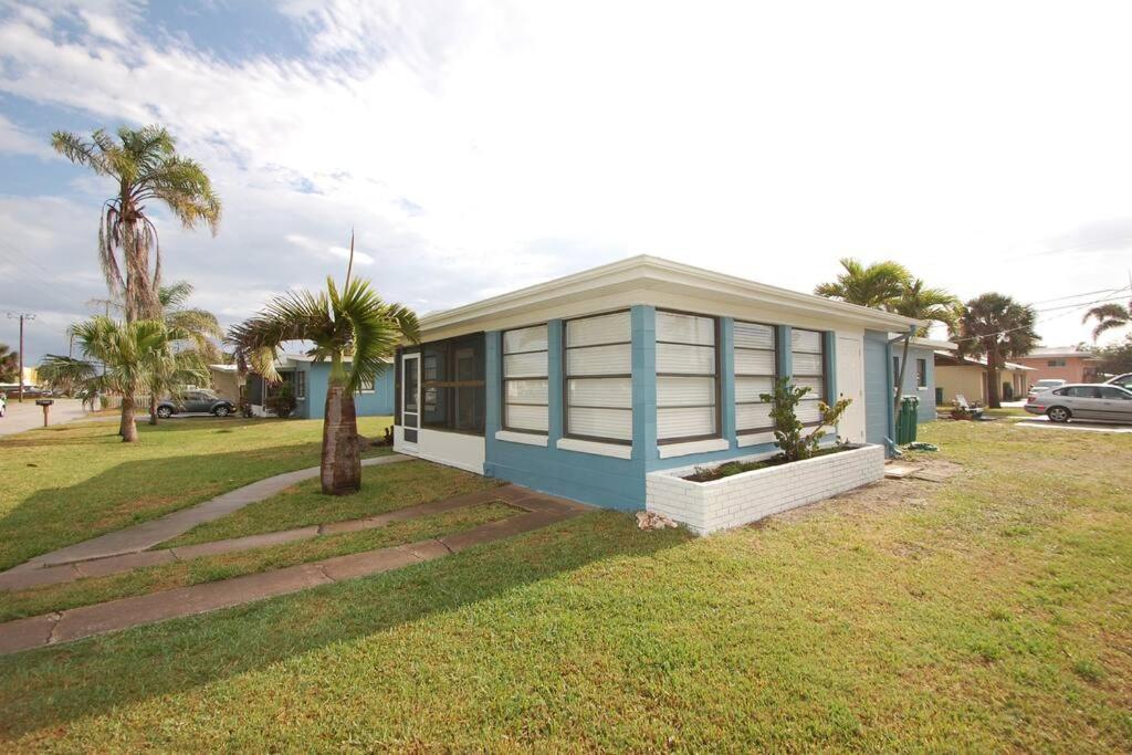 Downtown Cottage - Walk To The Beach & Restaurants Cocoa Beach Bagian luar foto