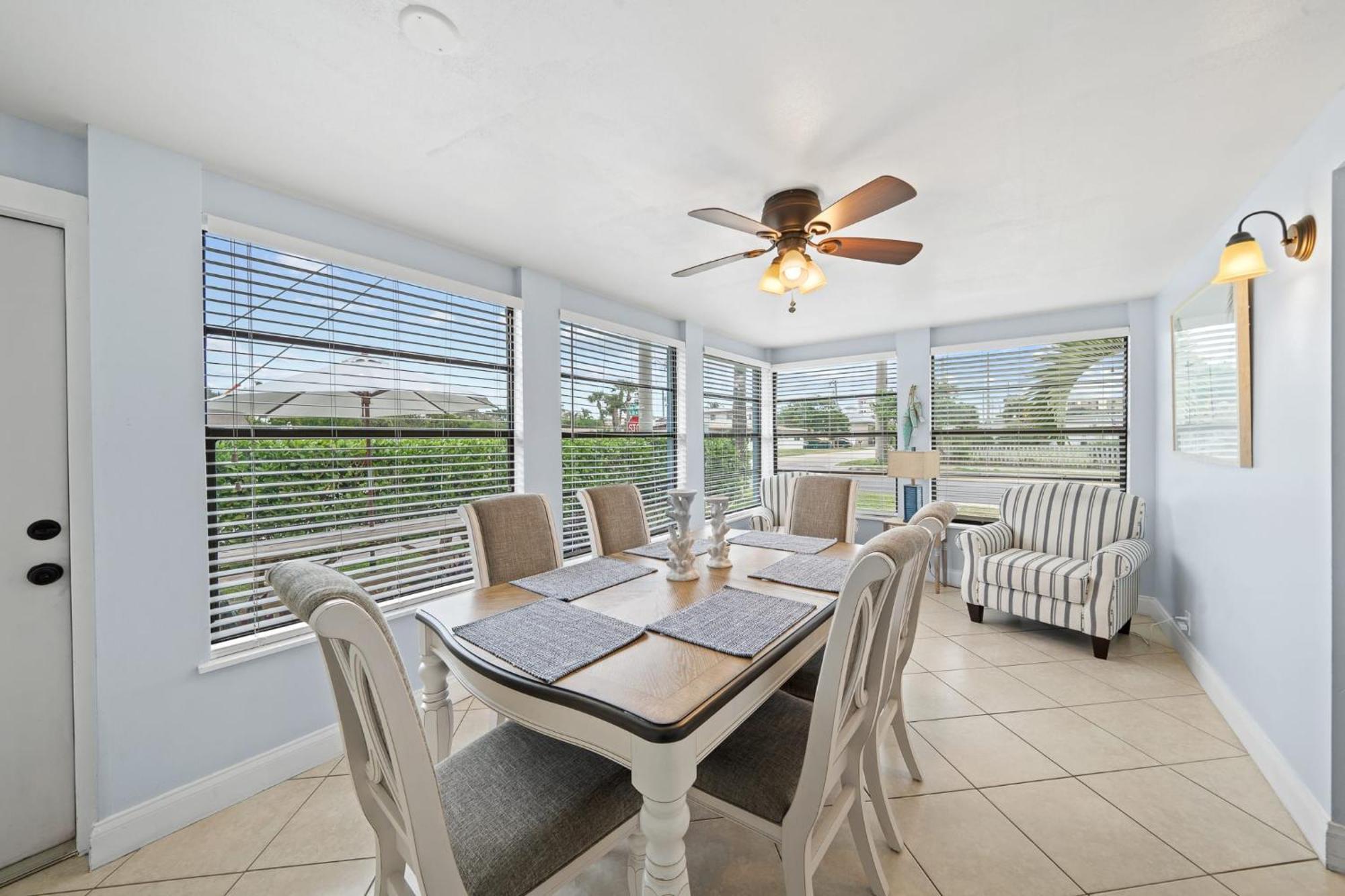 Downtown Cottage - Walk To The Beach & Restaurants Cocoa Beach Bagian luar foto