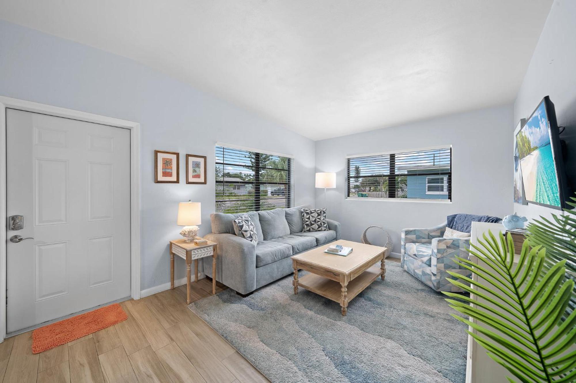 Downtown Cottage - Walk To The Beach & Restaurants Cocoa Beach Bagian luar foto